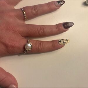 Elegant Pearl Silver Ring